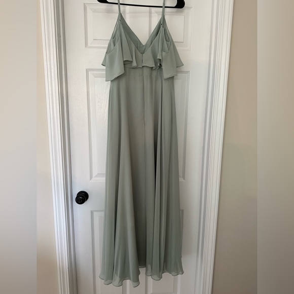 AZAZIE VIANNA
A-Line Ruched Chiffon Floor-Length Dress Agave
Size: 6 - Picture 8 of 13